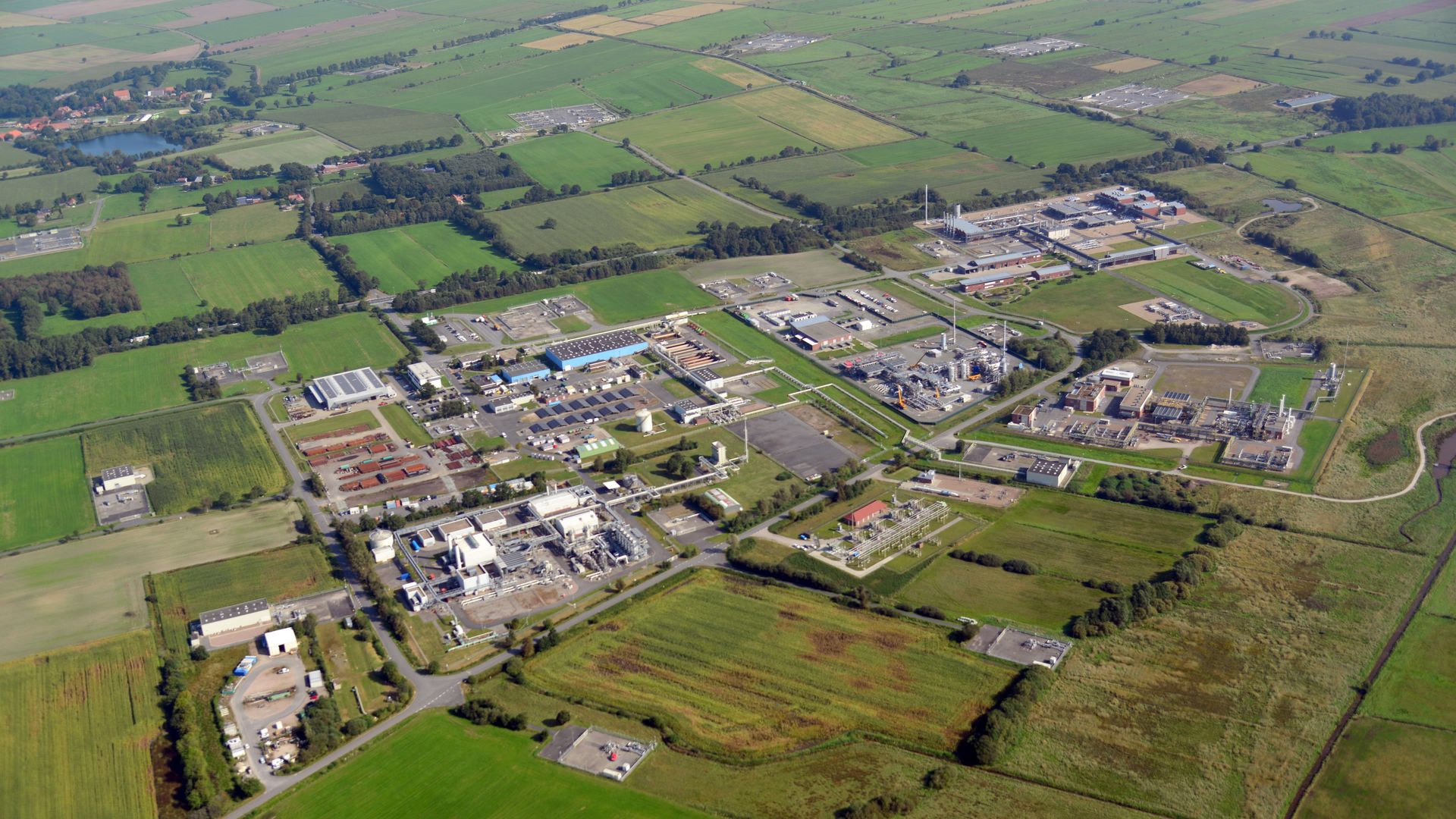 Luftbild der Kavernenanlage Etzel